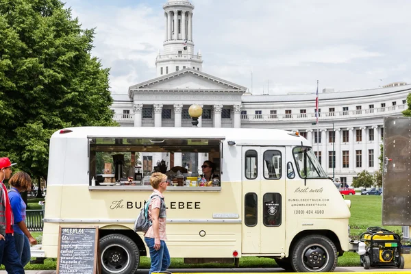 Raduno di food truck gourmet al Civic Center Park — Foto Stock