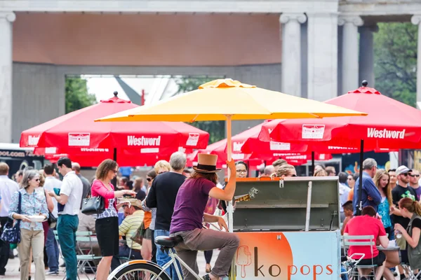 Rassemblement de camions gastronomiques au Civic Center Park — Photo