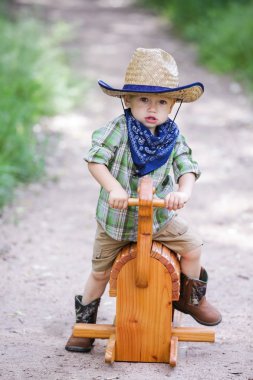 sevimli küçük çocuk parkı