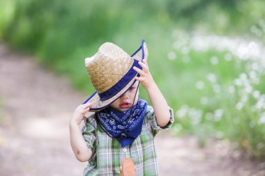 sevimli küçük çocuk parkı