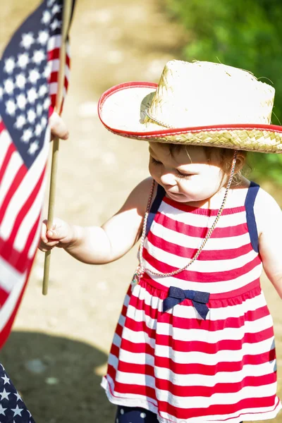 Cute little girl in the park — Stock Photo, Image