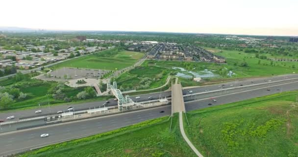 Denver, Colorado'da Dayton lightrail istasyonu. — Stok video