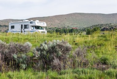 Doğal görünümü I70 yakınındaki kamyonet ve karavan Park.