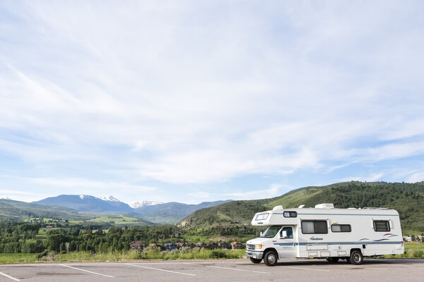 Паркет Motorhome с научным видом возле I70
.