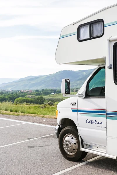 Motorhome parket at scienic view near I70. — Stock Photo, Image