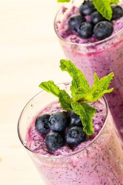 taze organik blueberry smoothie