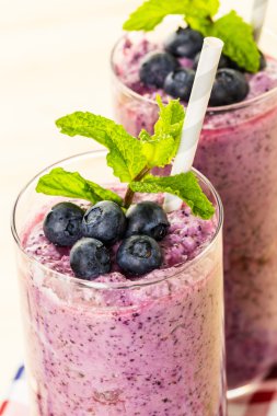 taze organik blueberry smoothie