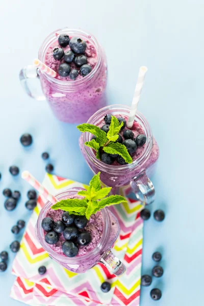 Smoothie aux bleuets biologiques frais — Photo