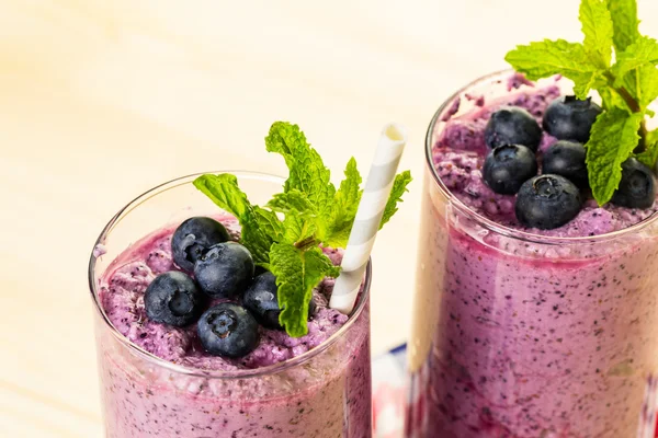 Taze organik blueberry smoothie — Stok fotoğraf