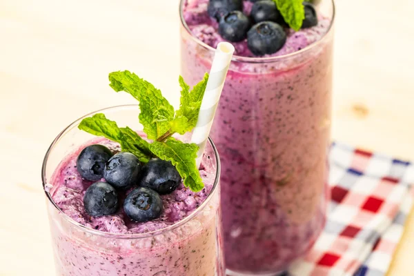 Frischer Bio-Blueberry-Smoothie — Stockfoto