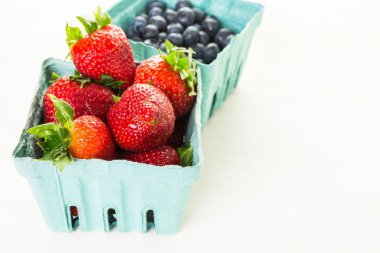Ingredients for smoothie with plain yogurt and berries