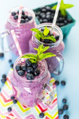 taze organik blueberry smoothie