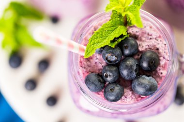 taze organik blueberry smoothie
