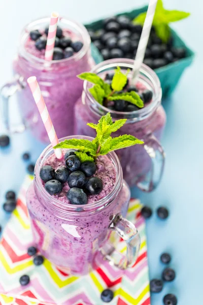 Frischer Bio-Blueberry-Smoothie — Stockfoto