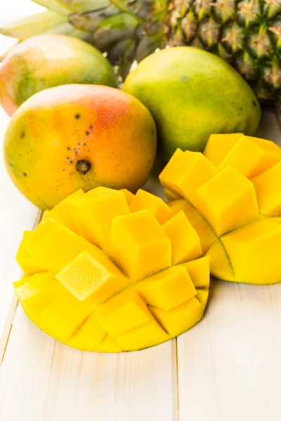 Fresh organic mango — Stock Photo, Image