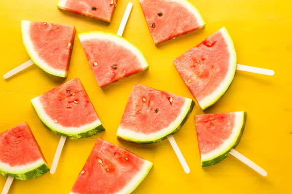 Yummy watermeloen segment ijslollys — Stockfoto