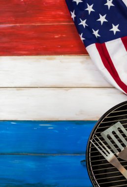 Temmuz 4thsmall yuvarlak kömür ızgara ızgara için hazır