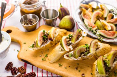 incir bruschetta organik California incir ile