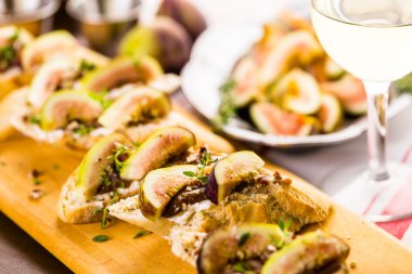 incir bruschetta organik California incir ile