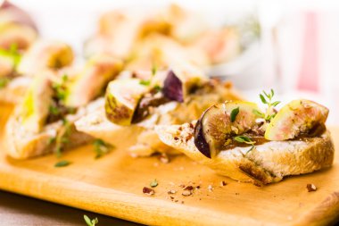 incir bruschetta organik California incir ile