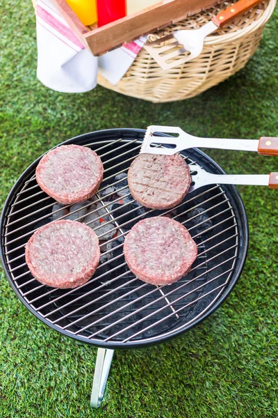 Summer picnic, hamburger patties — Stock Photo, Image