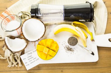 Mango muz smoothie chia tohum ile