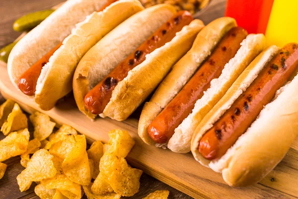 Sült hot dog, a fehér hot-dog zsemle — Stock Fotó