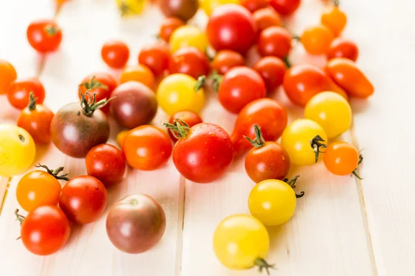 Fresh Heirloom Tomatoes — Stock Photo, Image