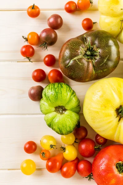 Tomates de relíquia frescos — Fotografia de Stock