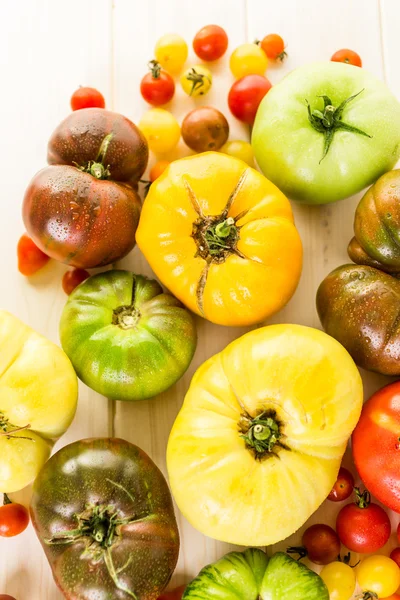 Tomates frescos de la reliquia —  Fotos de Stock