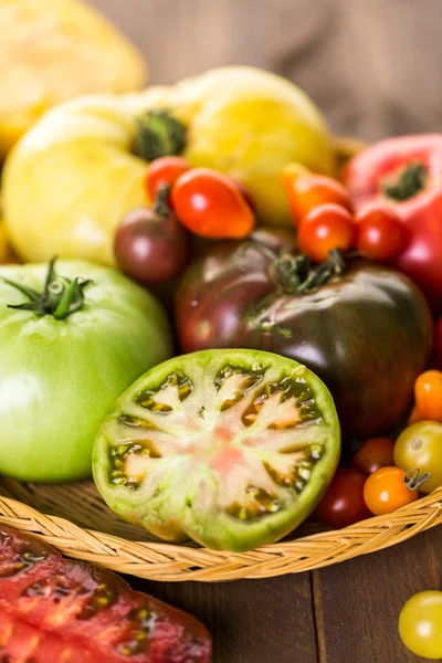 Fresh Heirloom Tomatoes — Stock Photo, Image