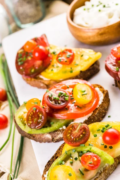 Tomaten-Sandwiches mit Erbstück — Stockfoto