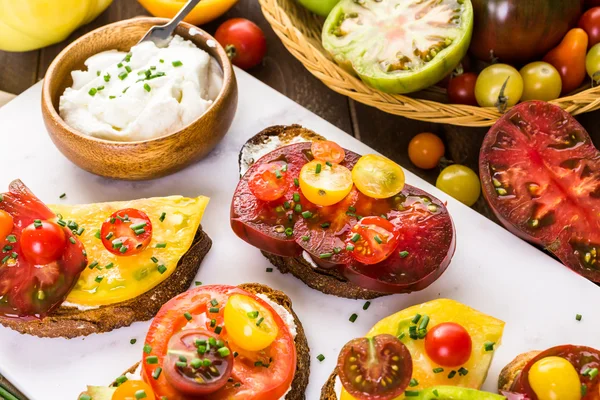 Heirloom Tomatoes sandwiches — Stock Photo, Image