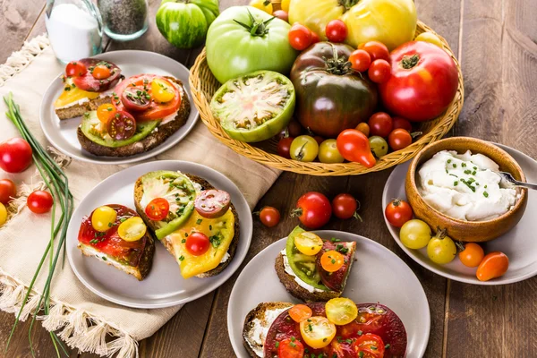 Heirloom Tomatoes sandwiches — Stock Photo, Image