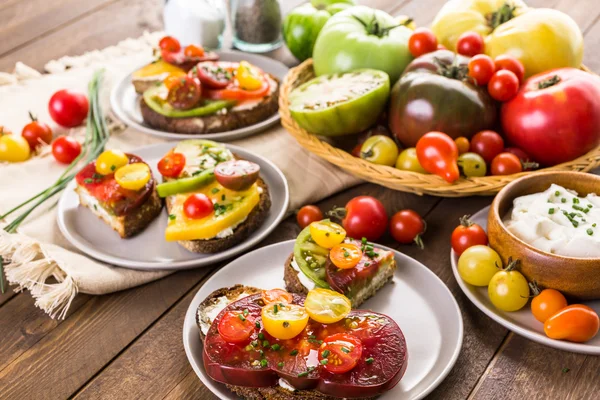 Heirloom Tomatoes sandwiches — Stock Photo, Image