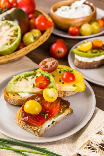 Heirloom Tomatoes sandwiches — Stock Photo, Image