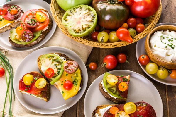 Heirloom Tomatoes sandwiches — Stock Photo, Image