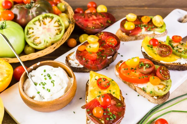 Heirloom Tomatoes sandwiches — Stock Photo, Image