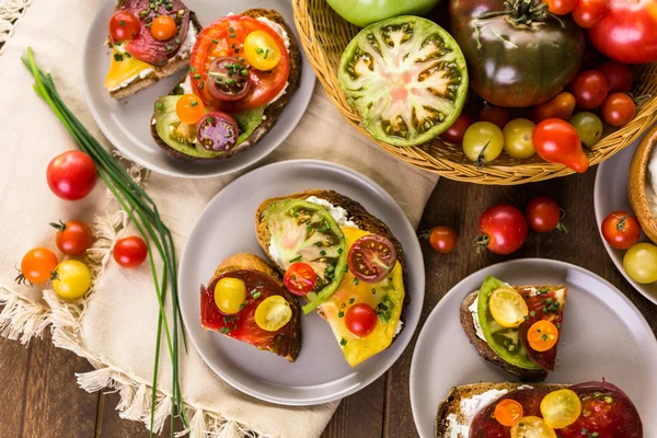 Heirloom Tomatoes sandwiches — Stock Photo, Image