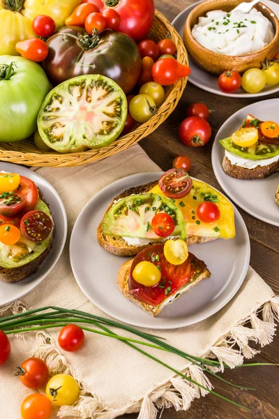 Heirloom Tomatoes sandwiches — Stock Photo, Image