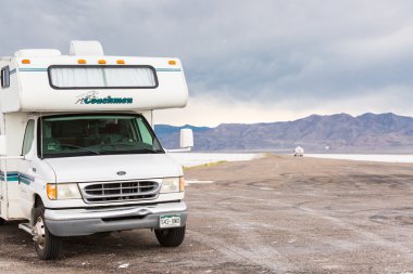 Kamyonet ve karavan Bonneville tuz Flats için seyahat