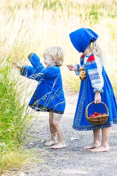 Kids in Russian costumes — Stock Photo, Image