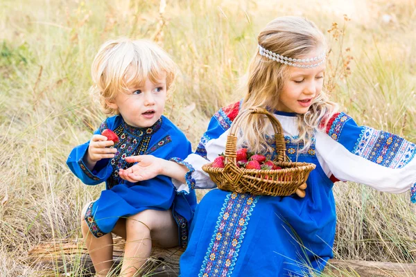 Kids in Russian costumes — Stock Photo, Image