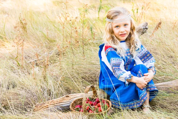 Little girl in Russian costume — Stock Photo, Image