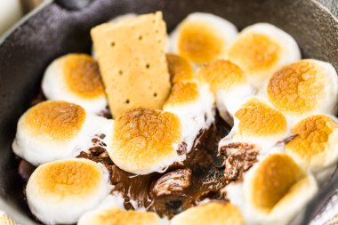 Smores DIP büyük marshmallow ile