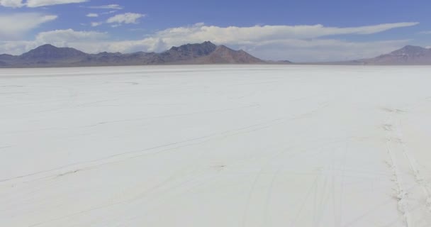 Bonneville Salt Flats — Stockvideo