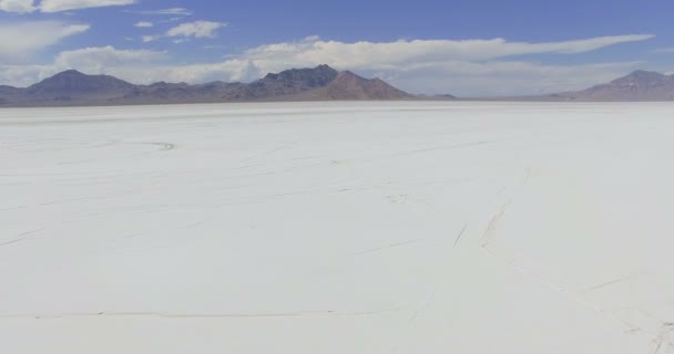 Bonneville Salt Flats — Stockvideo