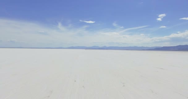 Bonneville Salt Flats — Stockvideo