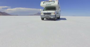 Kamyonet ve karavan Bonneville tuz Flats için seyahat
