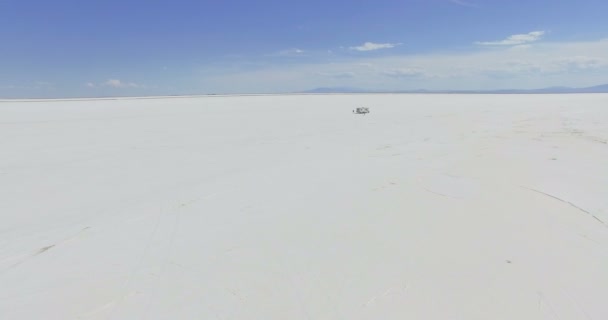 Motorhome viajando para Bonneville Salt Flats — Vídeo de Stock
